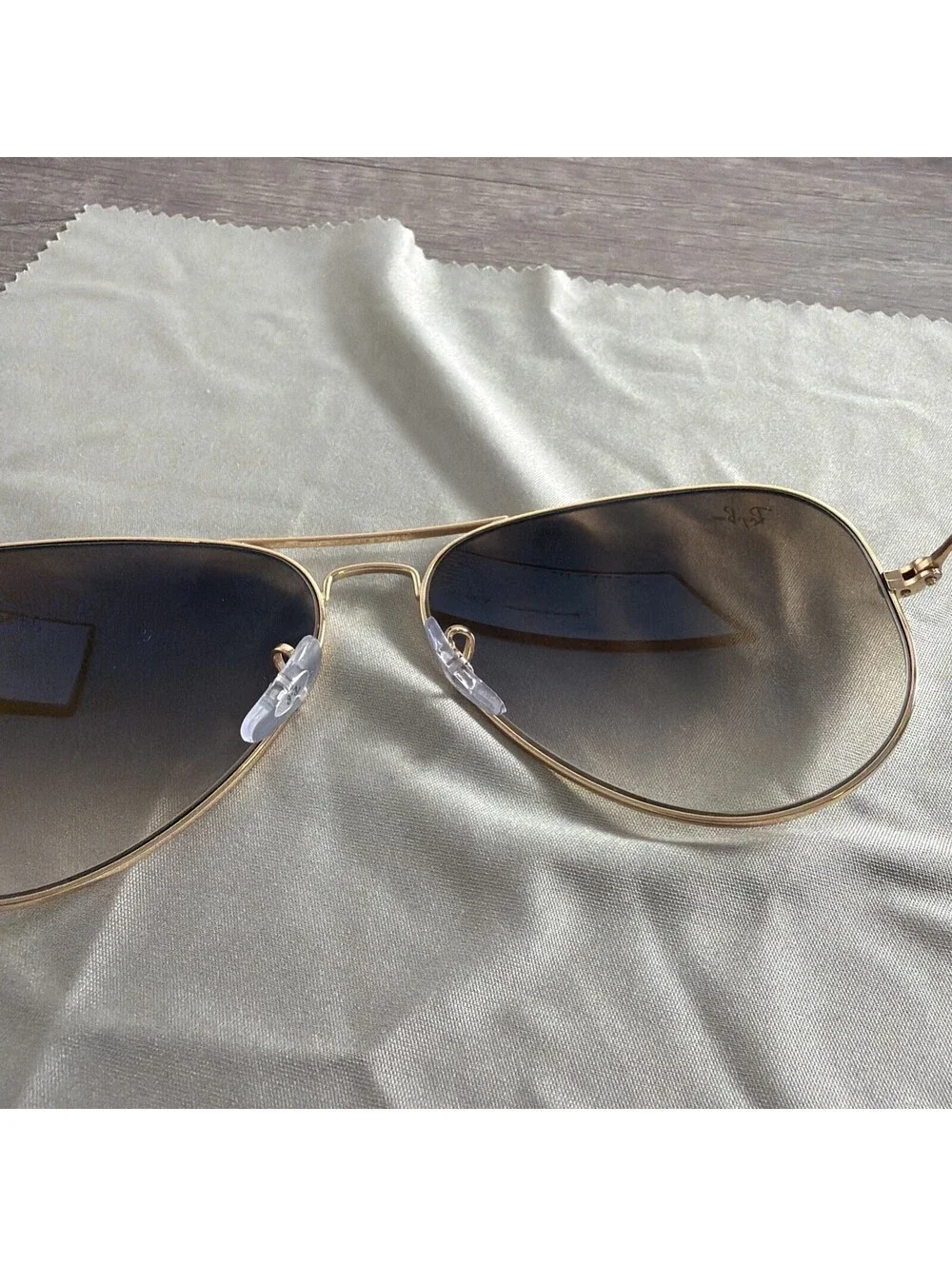 Ray Ban RB3025 001/51 Polished Gold/Brown Gradient Sunglasses 62-14-135
